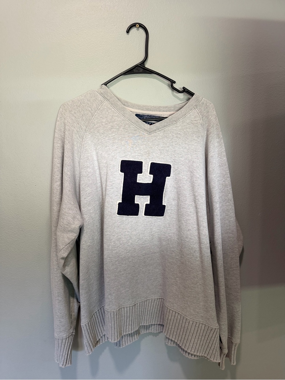 Vintage Tommy Hilfiger Light Gray V-Neck XL Sweater
